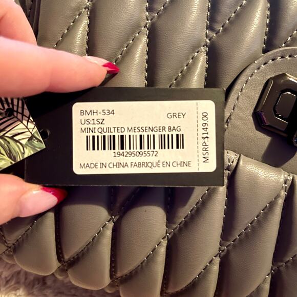 Badgley Mischka Messenger Bag Grey Quilted Chain New With Tags - Picture 8 of 9